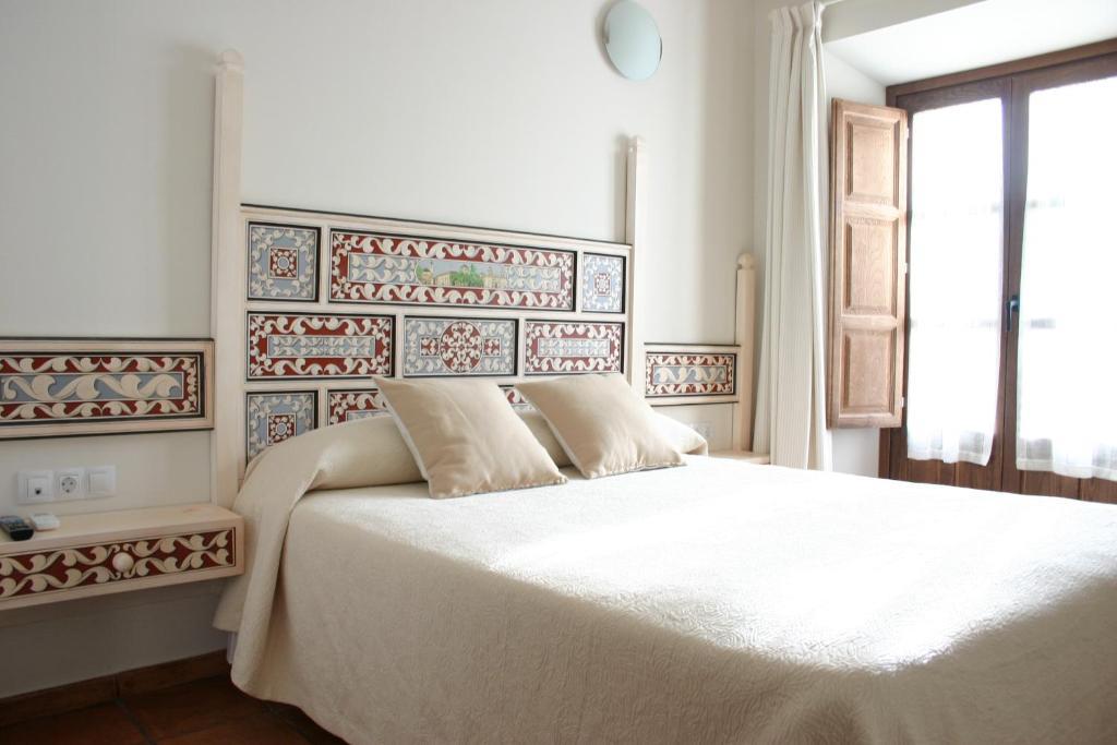 Hostal Santa Maria De Ubeda Buitenkant foto