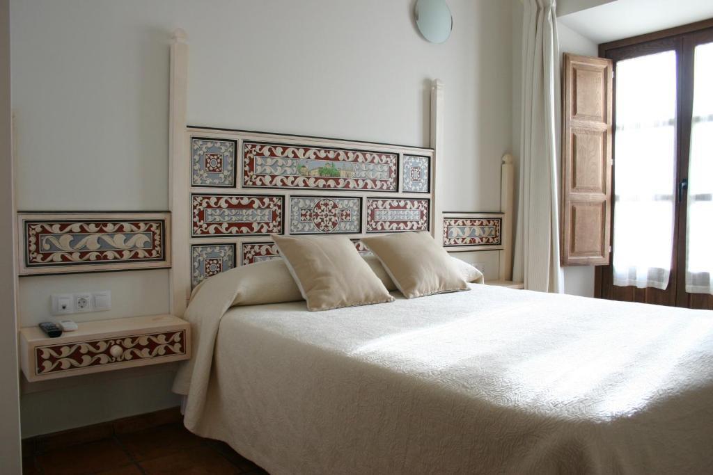 Hostal Santa Maria De Ubeda Buitenkant foto