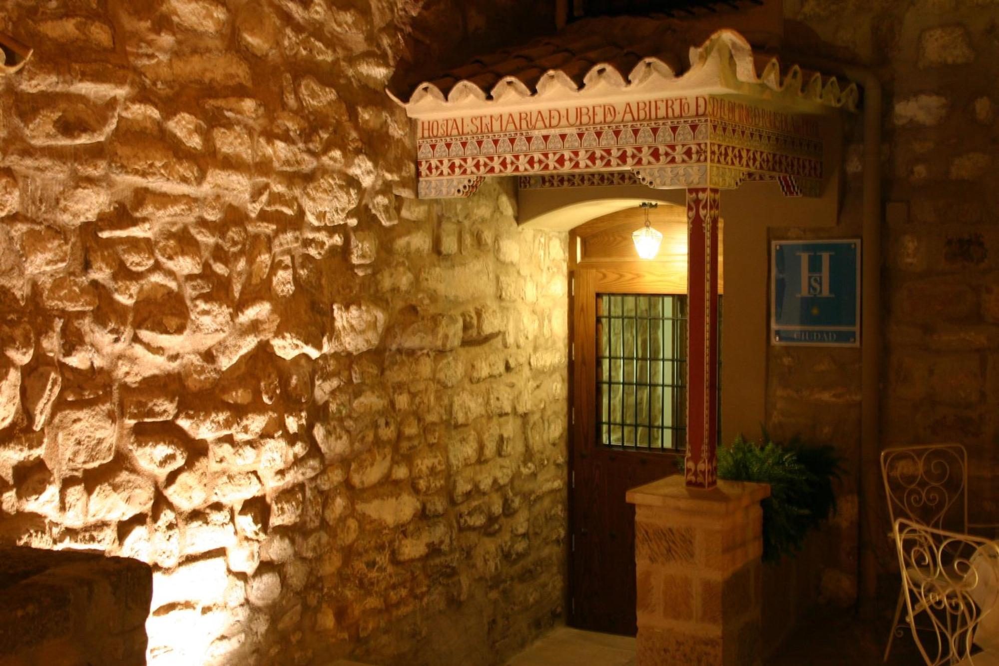 Hostal Santa Maria De Ubeda Buitenkant foto