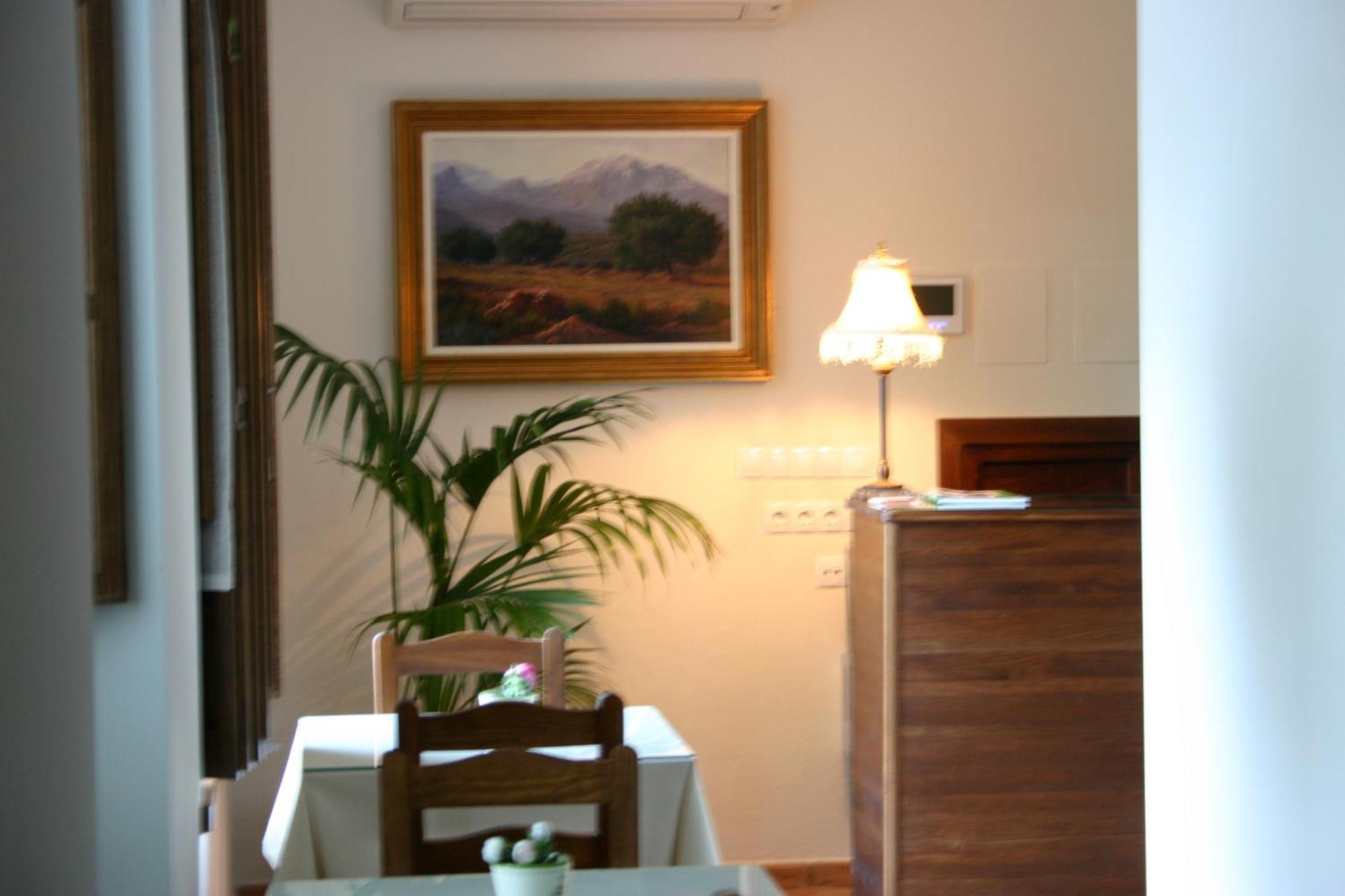 Hostal Santa Maria De Ubeda Buitenkant foto