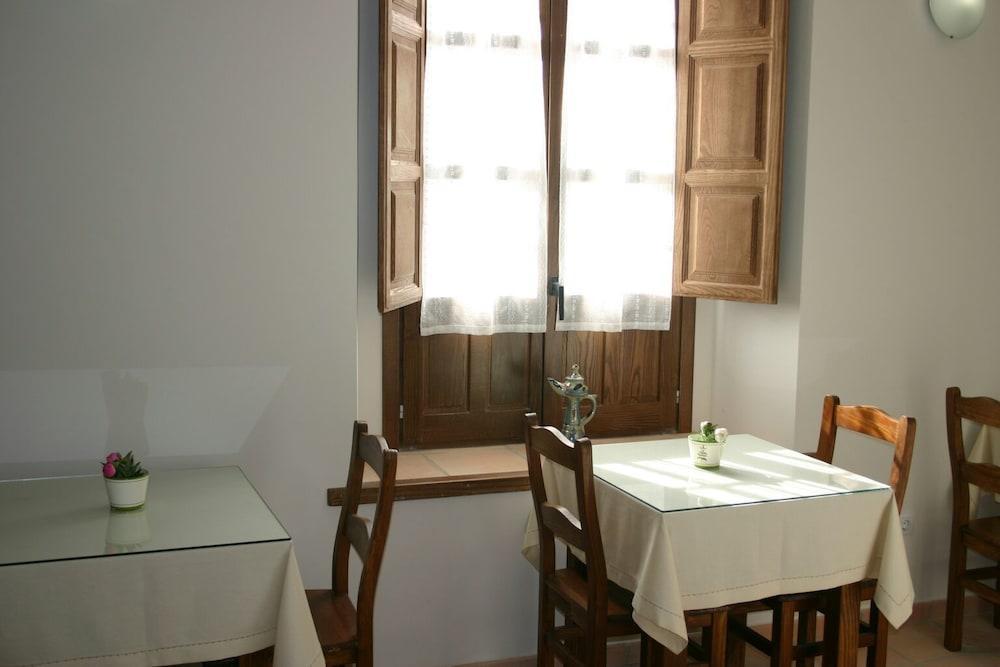 Hostal Santa Maria De Ubeda Buitenkant foto